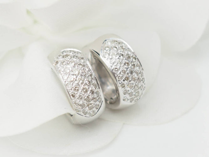 Boucles d'oreilles Boucles d’oreilles créoles en or blanc 18 kt et diamants 58 Facettes 33434