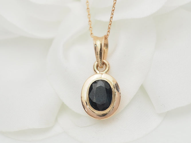 Collier Collier pendentif en or jaune 18 ct et saphir 58 Facettes 33201