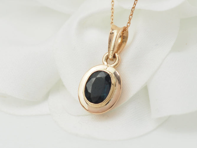 Collier Collier pendentif en or jaune 18 ct et saphir 58 Facettes 33201
