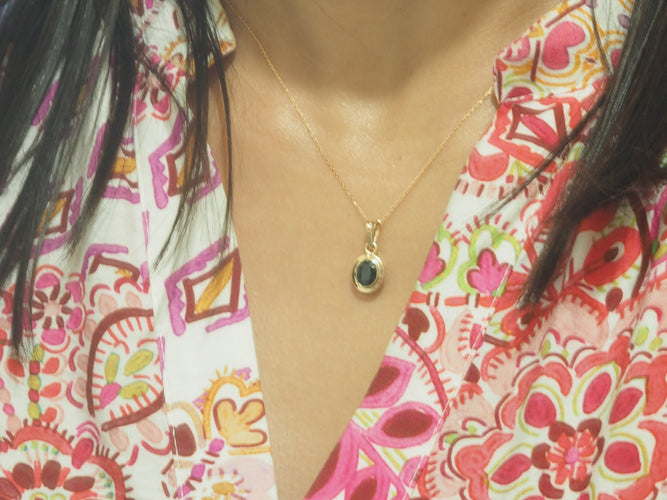 Collier Collier pendentif en or jaune 18 ct et saphir 58 Facettes 33201