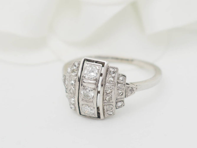 Bague 51 Bague Art déco en or blanc 18 ct, platine et diamants 58 Facettes 33255