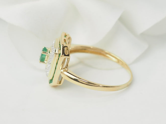 Bague en or jaune 18 ct avec émeraudes et diamants