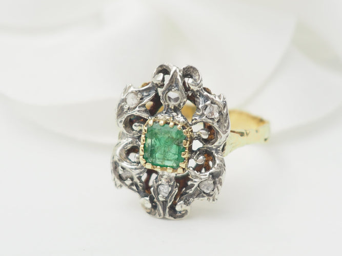 Bague 55 Bague ancienne en or jaune 18 kt, émeraude et diamants taille rose 58 Facettes 33262