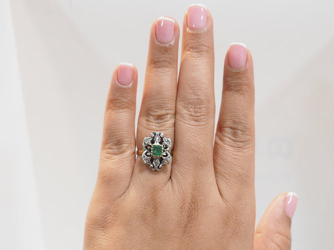 Bague 55 Bague ancienne en or jaune 18 kt, émeraude et diamants taille rose 58 Facettes 33262