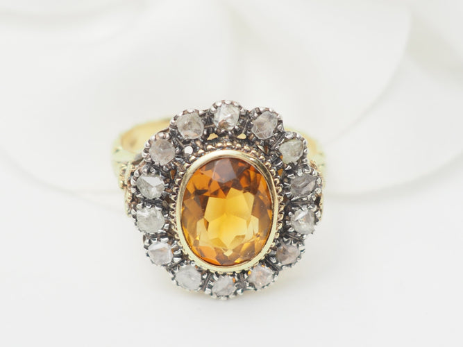 Bague 52.5 Bague entourage ancienne en or jaune 18 ct, topaze et diamants 58 Facettes 33282