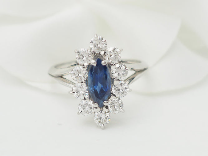 Bague 56 Bague marquise en or blanc 18 ct, saphir et diamants 58 Facettes 33283