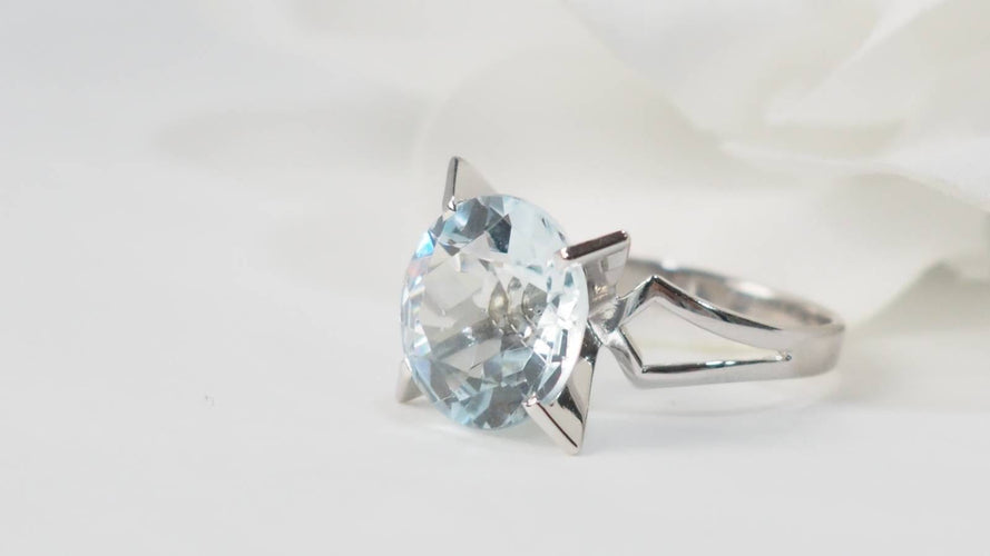 Bague 48 Bague vintage en or blanc 18 ct avec aigue-marine 4 ct 58 Facettes 32954