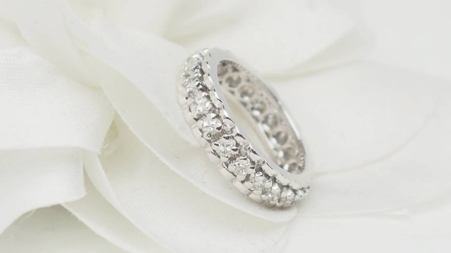 Bague 49 Alliance américaine vintage en or blanc 18 kt et diamants 58 Facettes 29567