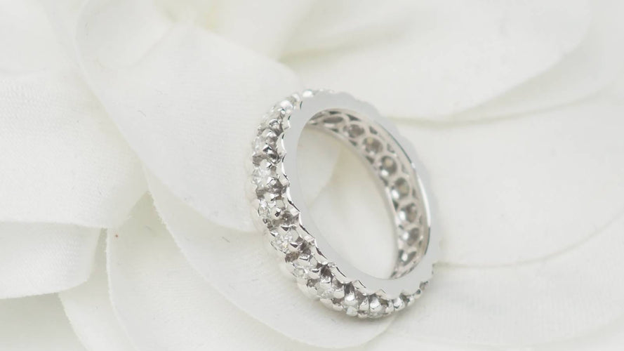 Bague 49 Alliance américaine vintage en or blanc 18 kt et diamants 58 Facettes 29567