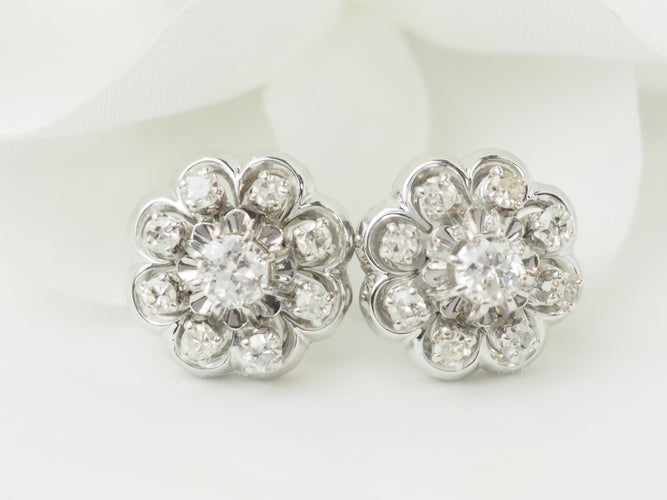 Boucles d'oreilles Boucles d'oreilles marguerites en or blanc 18 ct et diamants 58 Facettes 33524