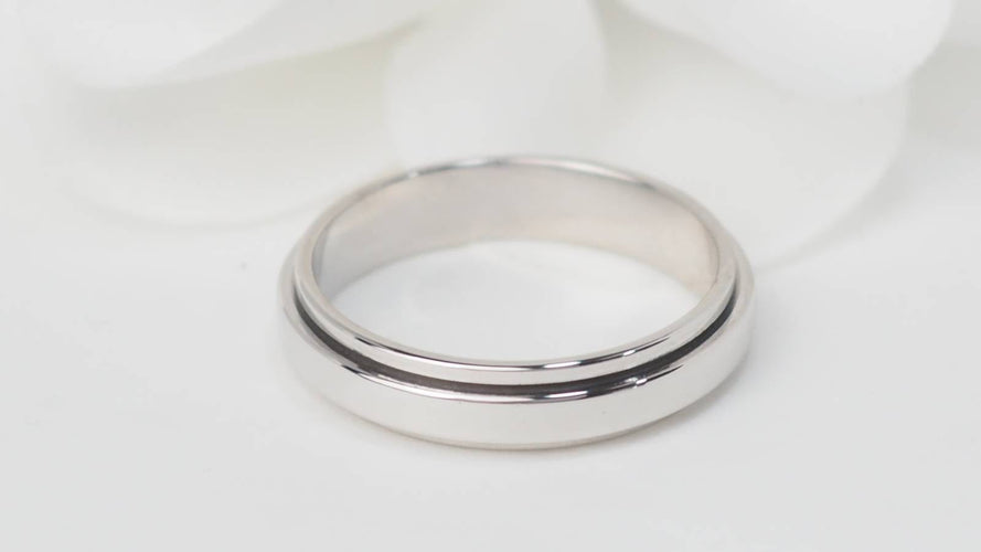 Bague 62 Piaget Possession - Alliance en or blanc 18 kt à anneau tournant 58 Facettes 32996