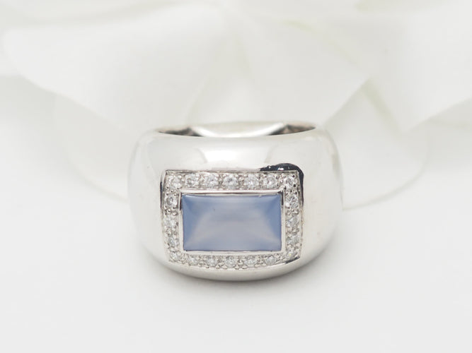 Bague 51 Poiray - Bague en or blanc 18 kt, calcédoine bleue et diamants 58 Facettes