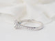 Bague 53.5 Bague solitaire en or blanc 18 kt et diamants 58 Facettes 30712/30923