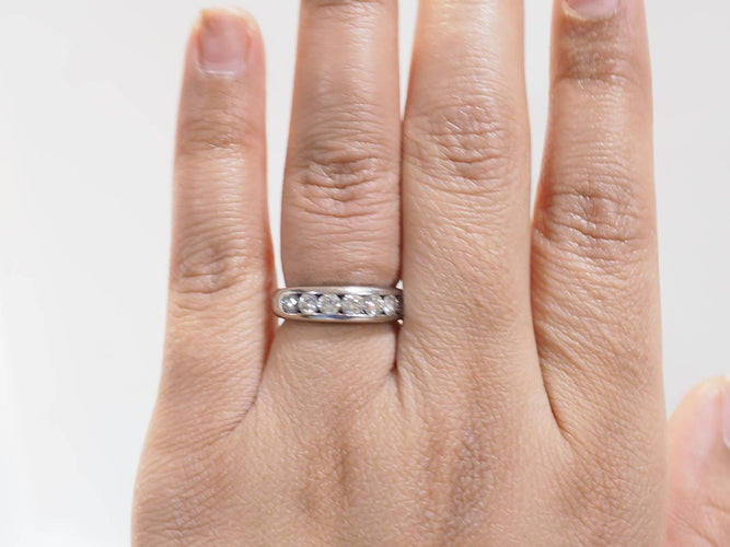 Bague 52.5 Demi-alliance en or blanc 18 kt et diamants 1,05 ct 58 Facettes 33105