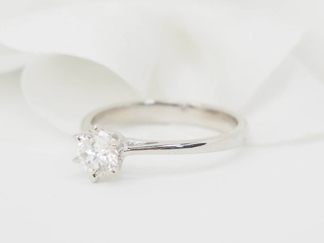 Bague 52.5 Bague solitaire en or blanc 18 kt et diamant 0,58 ct 58 Facettes 28293/31331