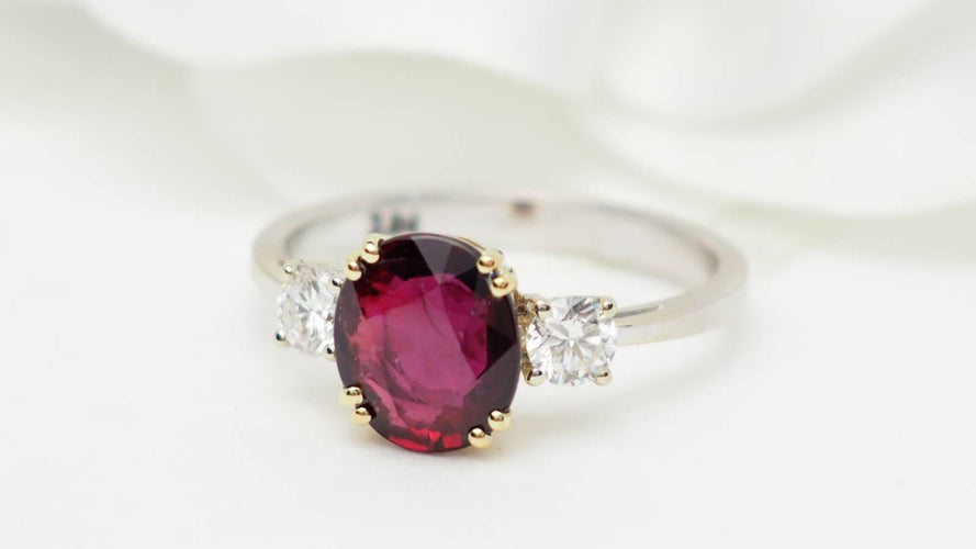 Bague 54 Bague en or bicolore 18 ct avec rubis naturel et diamants 58 Facettes 32734