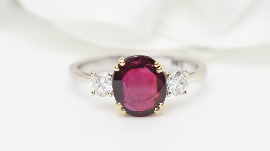 Bague 54 Bague en or bicolore 18 ct avec rubis naturel et diamants 58 Facettes 32734
