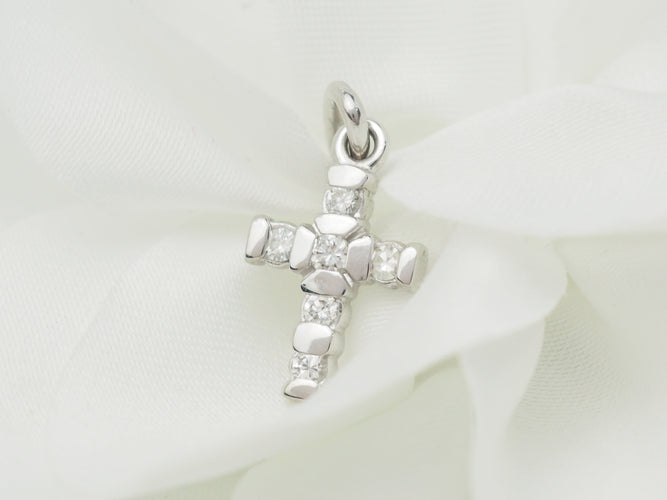 Pendentif Pendentif croix en or blanc 18 kt et diamants 0,17 ct 58 Facettes F4863
