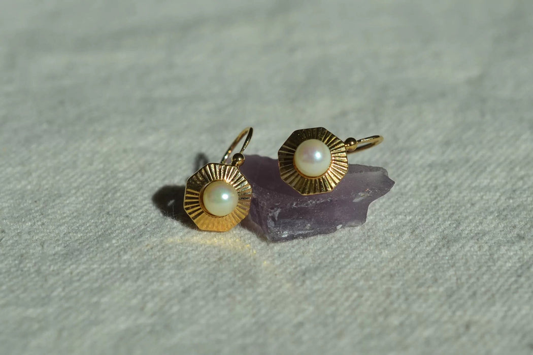 Boucles d'oreilles Dormeuses or jaune, perles 58 Facettes Ref2056