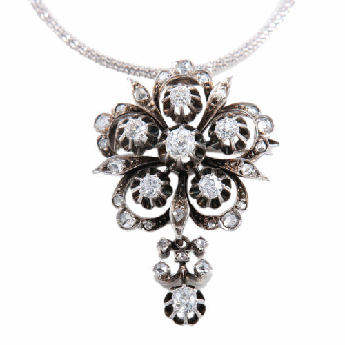 Collier Collier pendentif broche en or blanc et argent serti de diamants 58 Facettes BO/220138