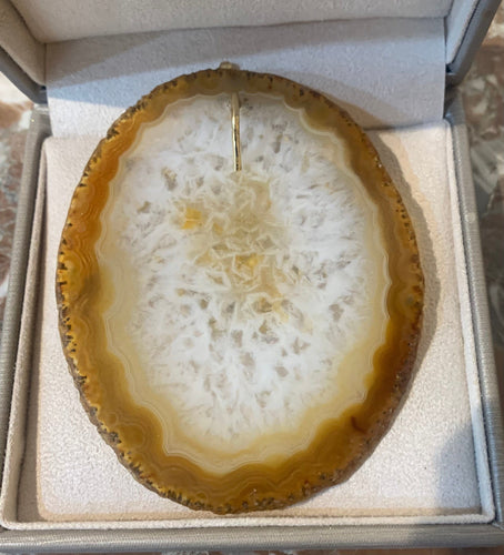 Pendentif Pendentif vintage en or jaune 18 carats et tranche d’agate 58 Facettes C144