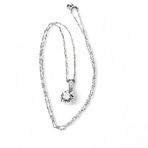 Collier Collier fleur - Pendentif en or 18 carats et diamants 58 Facettes 277
