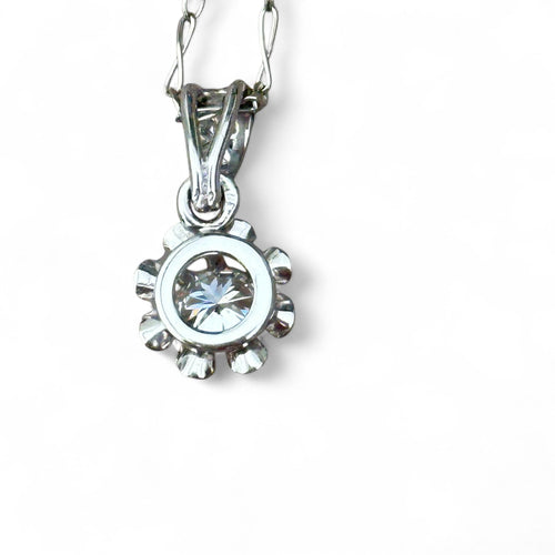 Collier Collier fleur - Pendentif en or 18 carats et diamants 58 Facettes 277