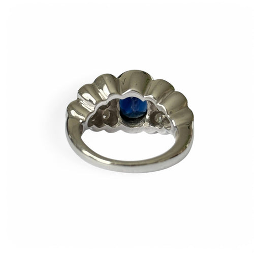 Bague 50 Bague jonc en or blanc avec saphir ovale et diamants 58 Facettes 340