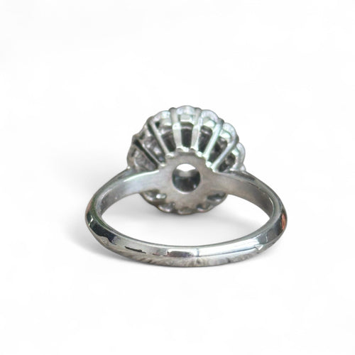 Bague 52 Bague halo en or blanc 18 carats et diamants 58 Facettes 369