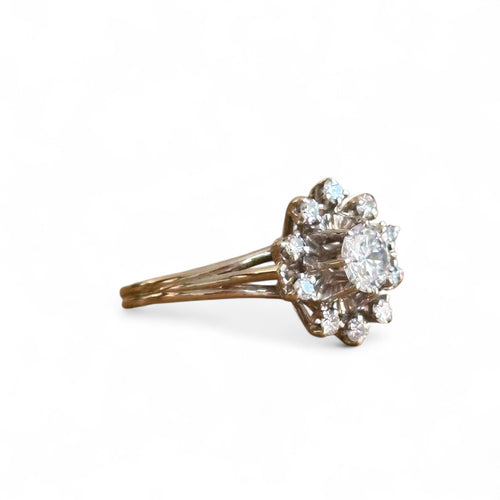 Bague 51 Bague marguerite en or blanc 18 carats et diamants 58 Facettes 372