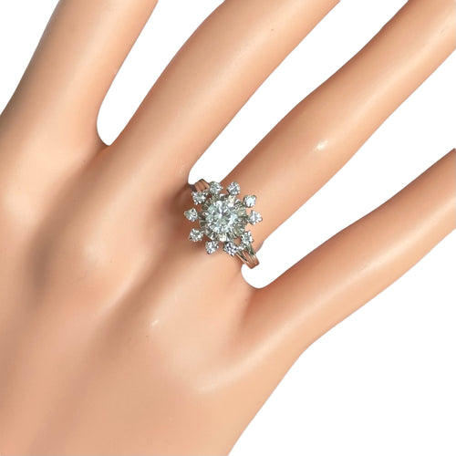 Bague 51 Bague marguerite en or blanc 18 carats et diamants 58 Facettes 372