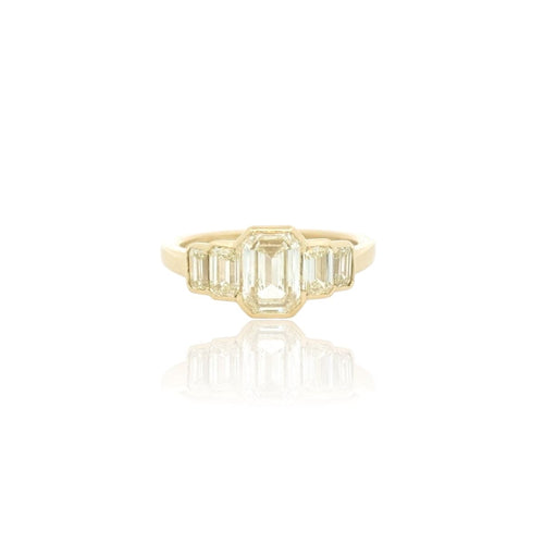 Bague 53 Bague - Taille émeraude en or jaune 18k et diamants 58 Facettes
