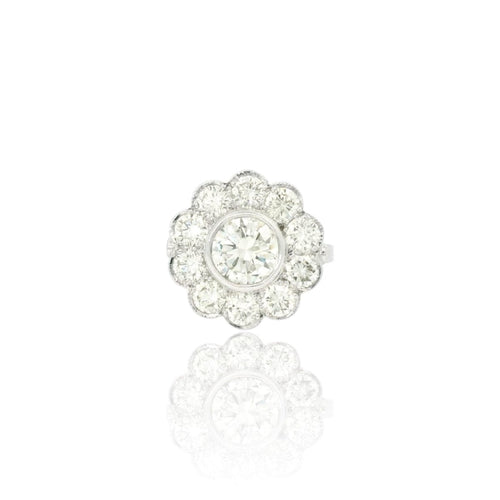 Bague 53 Bague cluster en or blanc 18k et diamants (1,98 ct env.) 58 Facettes