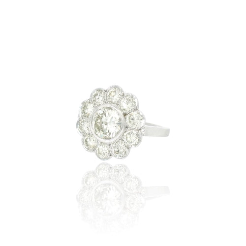 Bague 53 Bague cluster en or blanc 18k et diamants (1,98 ct env.) 58 Facettes