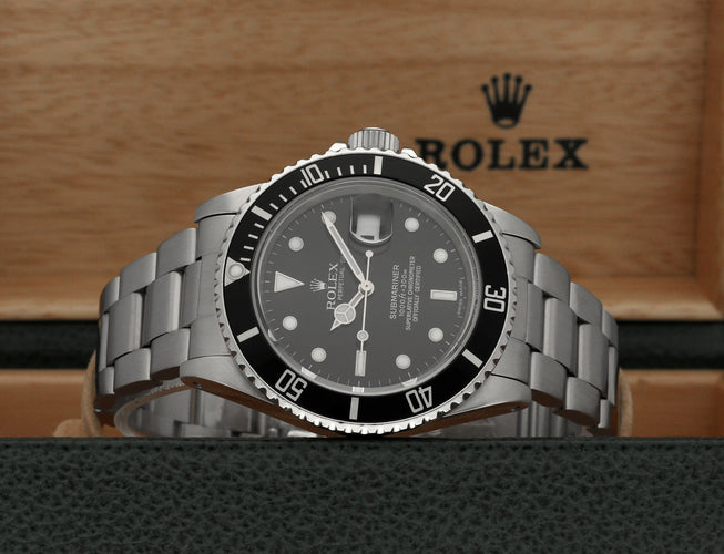 Montre Rolex Submariner Date 16800 - Montre automatique acier (1982) 58 Facettes ROL/SUB/044