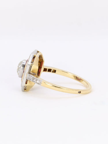 Bague 57.5 Bague Art déco en or 18 carats et platine, diamants et rubis calibrés 58 Facettes 882