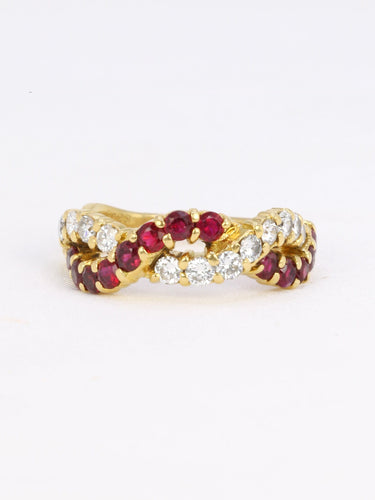 Bague 52 Bague vintage torsadée en or jaune 18 carats, diamants et rubis 58 Facettes 825