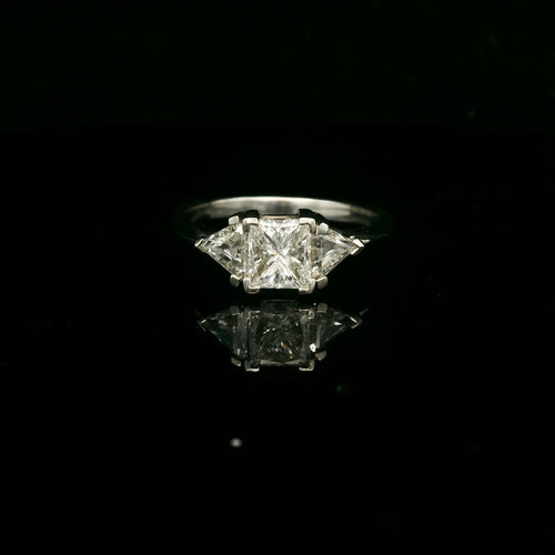 Bague 52 Bague trilogie en platine et diamants 58 Facettes