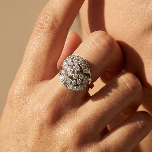 Bague 50 Bague en or blanc 14 carats avec diamants taille brillant 58 Facettes 2319