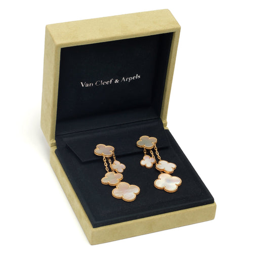 Boucles d'oreilles Van Cleef & Arpels Magic Alhambra - Boucles d’oreilles 4 motifs en or jaune et nacre 58 Facettes