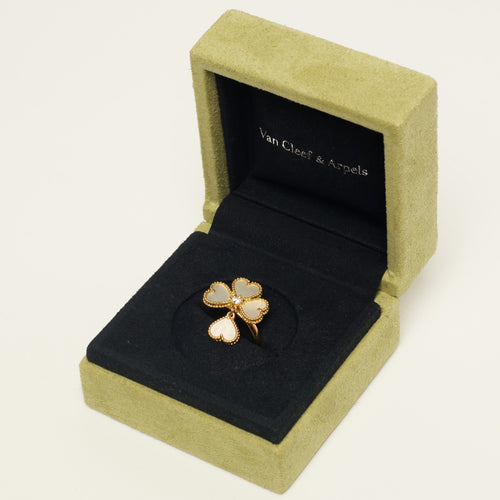 Bague 51 Van Cleef & Arpels Sweet Hearts - Bague en or jaune, diamants et nacre 58 Facettes