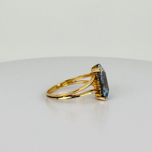 Bague Bague vintage en or jaune 18 carats avec topaze bleue 58 Facettes 2601013