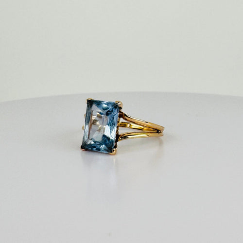 Bague Bague vintage en or jaune 18 carats avec topaze bleue 58 Facettes 2601013