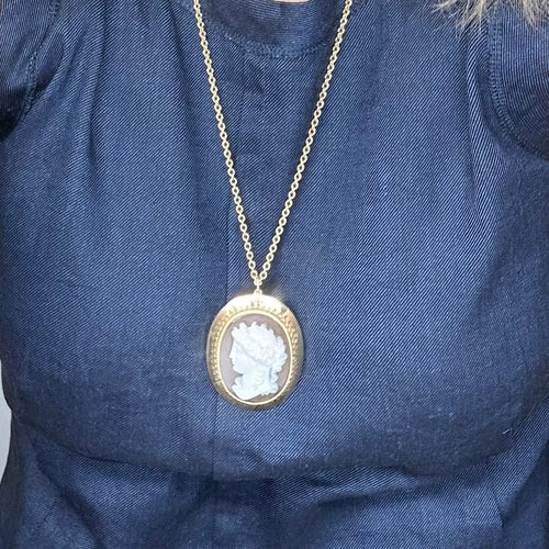 Pendentif Pendentif camée en volume en or jaune 750 et agate 58 Facettes Z15B51550