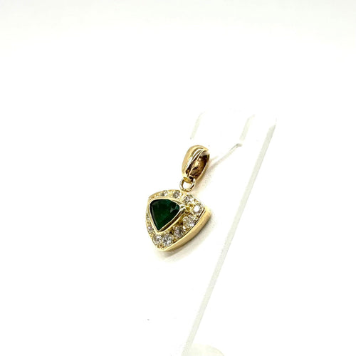 Pendentif Pendentif en or jaune 750, émeraude et diamants 58 Facettes Z15B51665