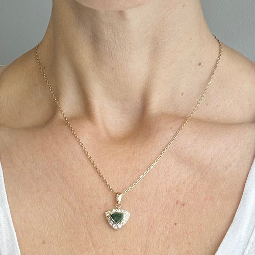 Pendentif Pendentif en or jaune 750, émeraude et diamants 58 Facettes Z15B51665