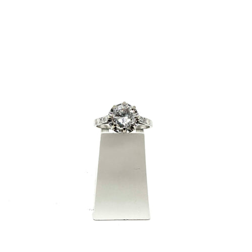 Bague 54 Bague solitaire accompagné en or blanc 18 carats et diamants 58 Facettes Z15B51673