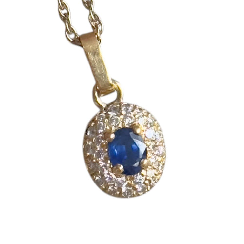 Pendentif Pendentif en or jaune 18 carats avec saphir ovale et diamants 58 Facettes 377