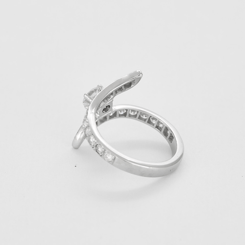 Bague Bague en or gris et diamants 58 Facettes DV16597-1