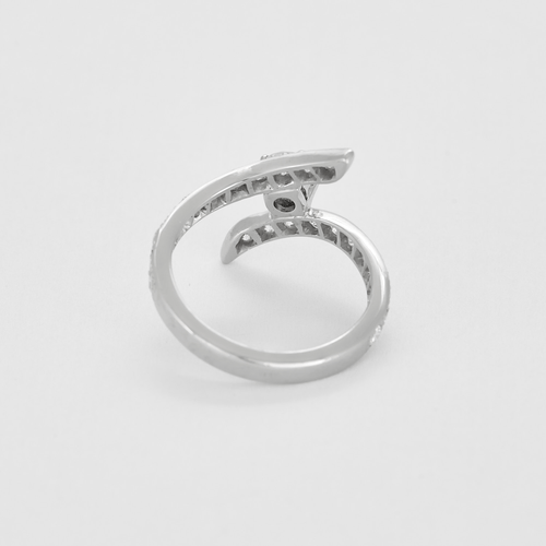 Bague Bague en or gris et diamants 58 Facettes DV16597-1